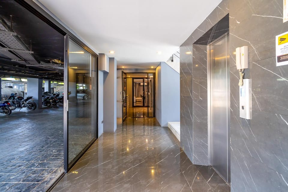 Luxury private apartment Citygate by Lofty Apartment in Kamala