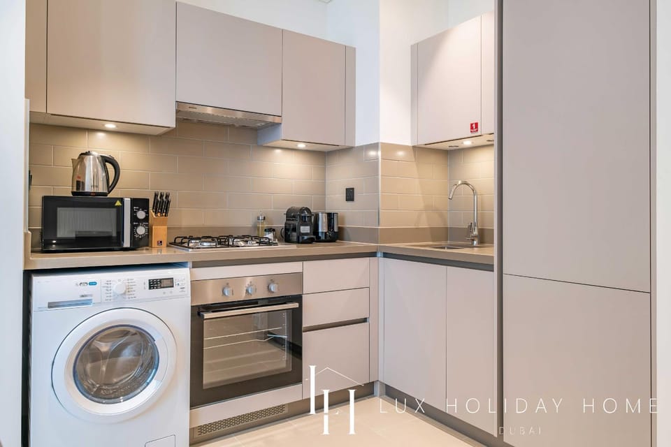 Coffee/tea facilities, Kitchen or kitchenette, oven