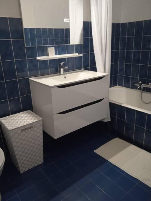 Bathroom, Bath