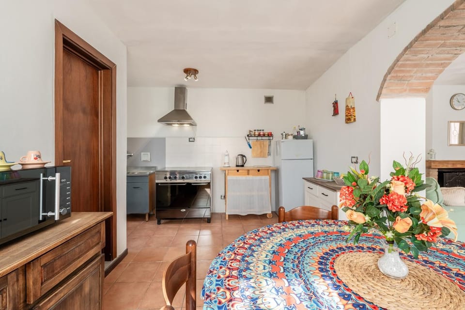 Property building, Kitchen or kitchenette, Living room