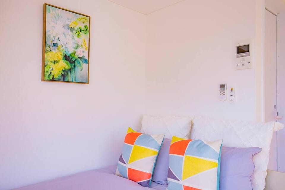 閑静な住宅街_暖かく居心地の良いデザイン SoW-2 Apartment in Shinjuku