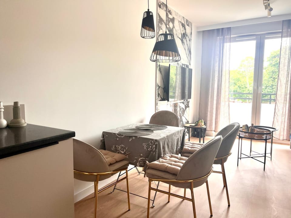 Gold Sleep nowy apartament z jacuzzi na wyłączność Apartment in Wroclaw