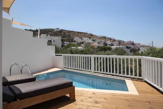 Balcony/Terrace, Swimming pool