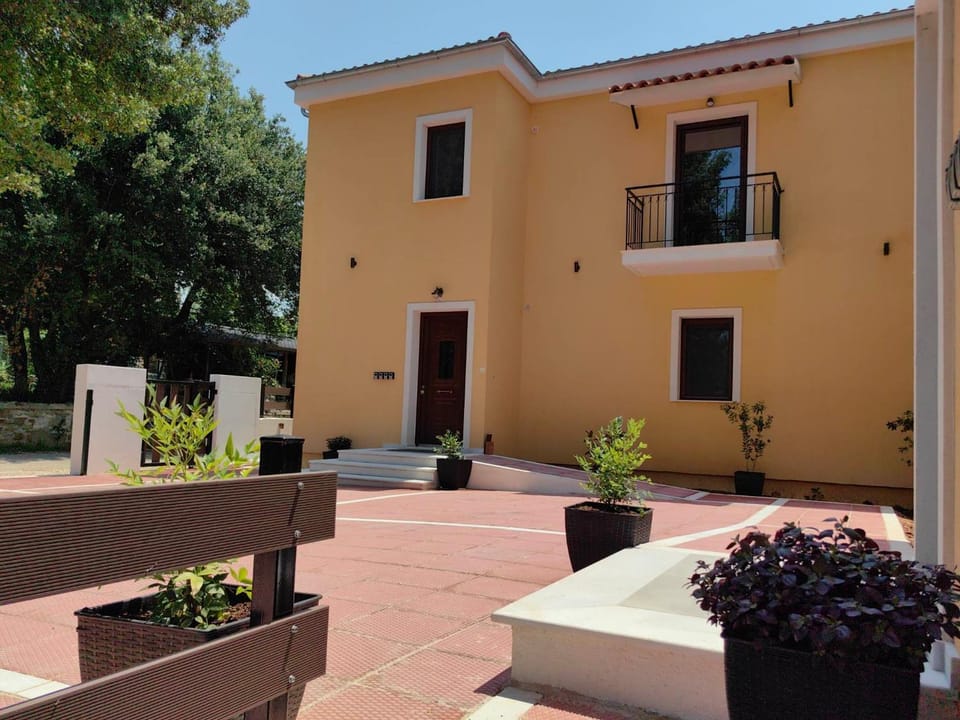 Property building, Garden view