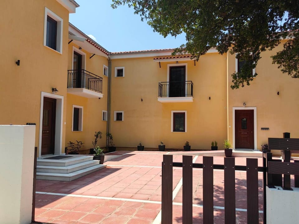 Property building, Garden, Garden view