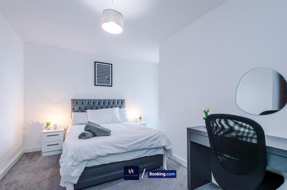 Bed, Photo of the whole room, Bedroom, hair dresser