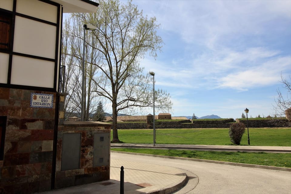 Natural landscape, Street view