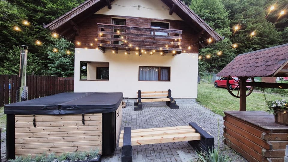 Property building, Hot Tub