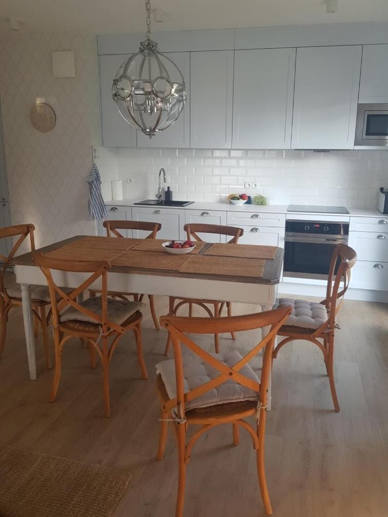 Kitchen or kitchenette, Dining area, minibar, pet friendly, stove