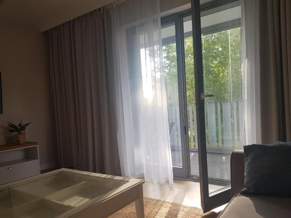 Bed, Living room, Photo of the whole room, Seating area