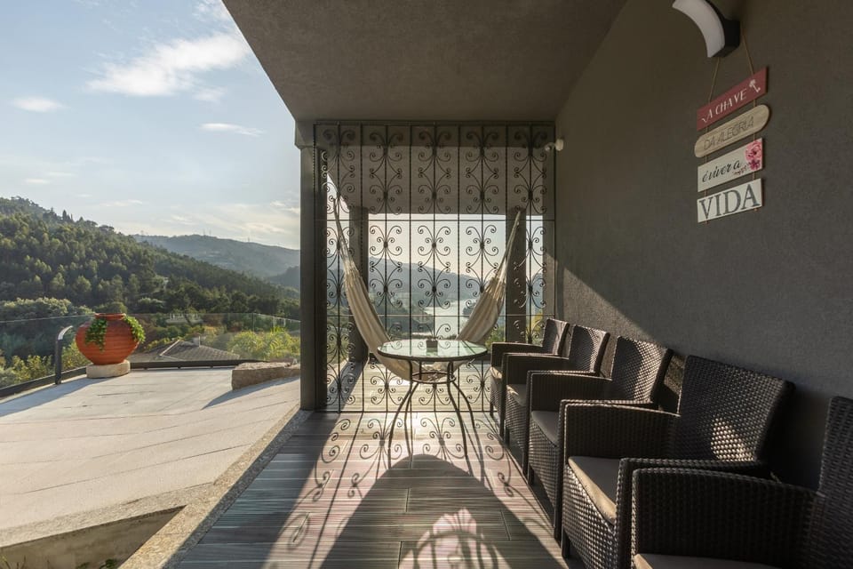 Natural landscape, View (from property/room), Balcony/Terrace, Mountain view, River view