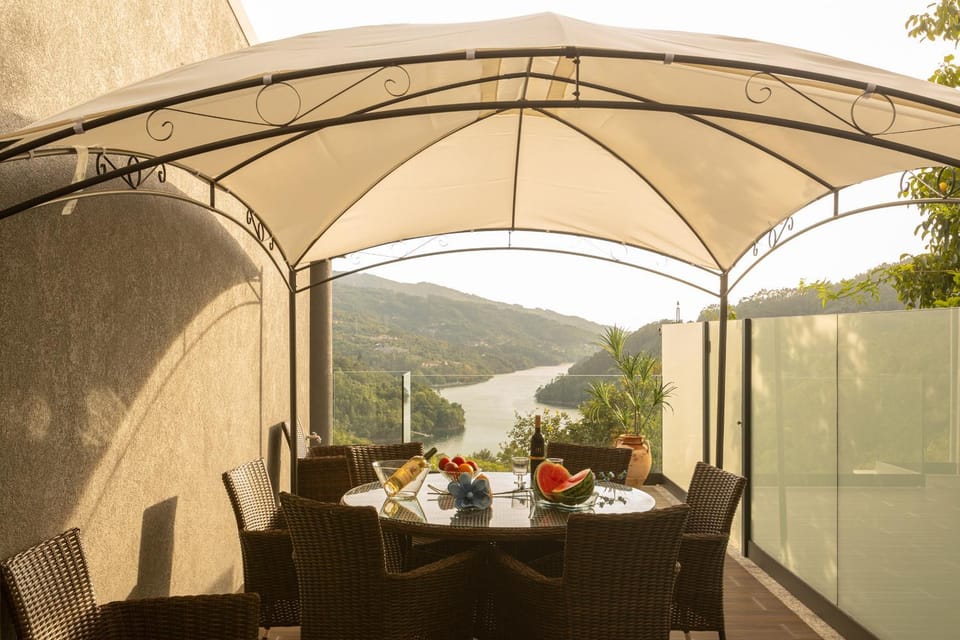Natural landscape, Balcony/Terrace, Dining area, Mountain view, River view