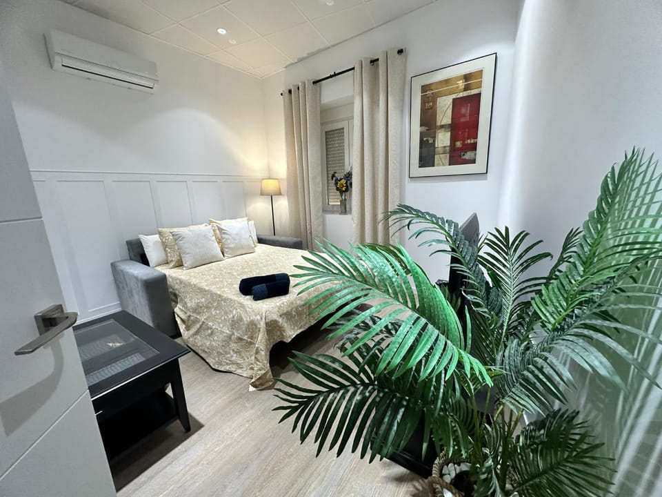 Bed, Living room