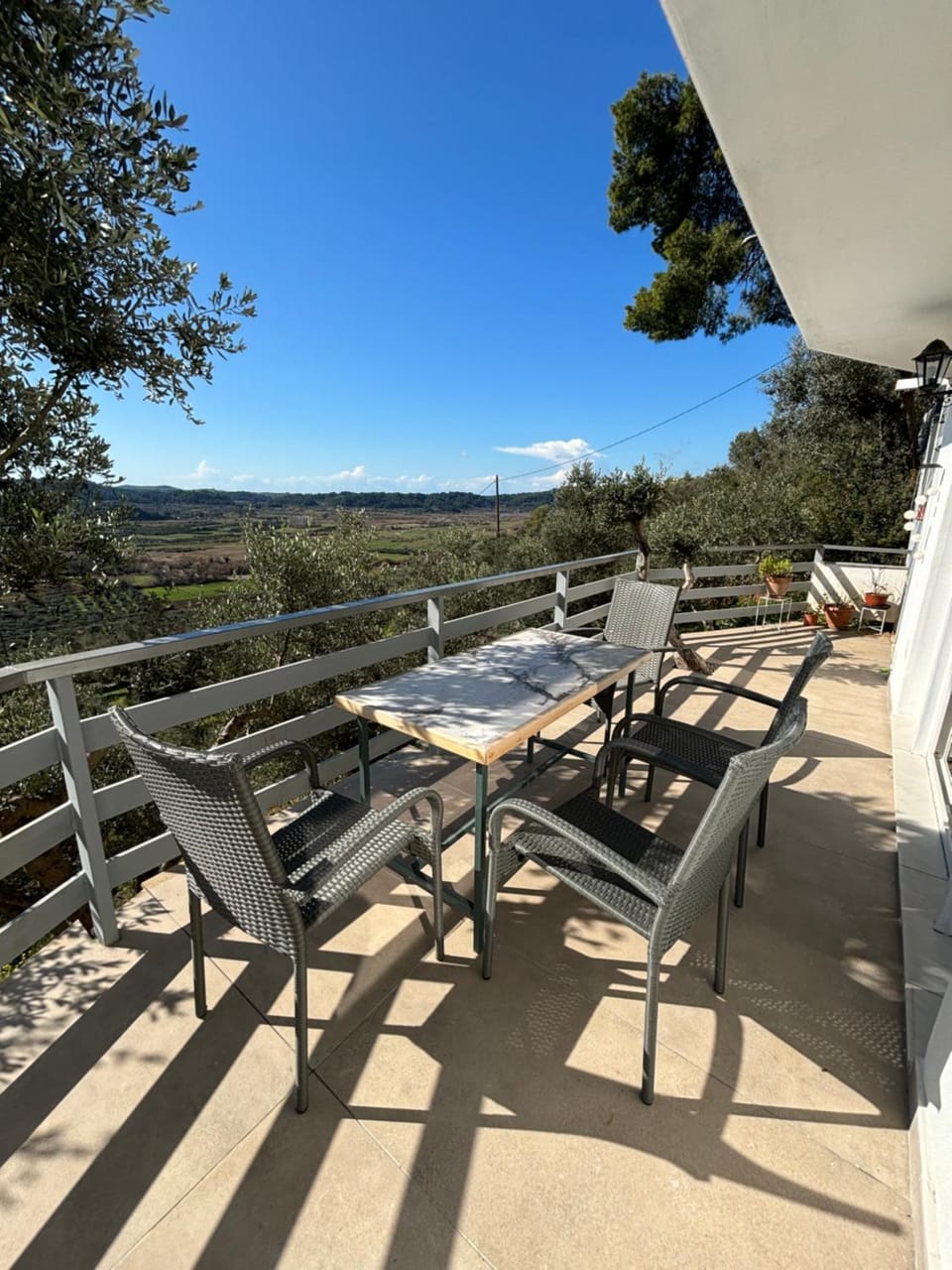 Patio, Day, Natural landscape, View (from property/room), Balcony/Terrace, Mountain view