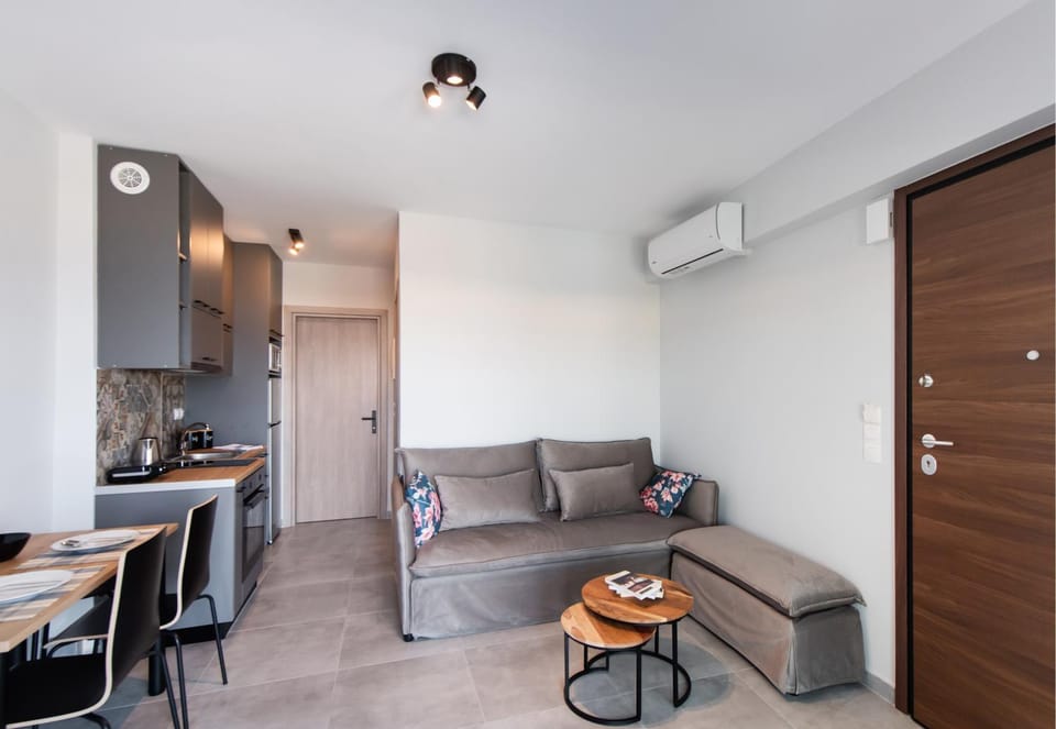 Seating area, Dining area, air conditioner