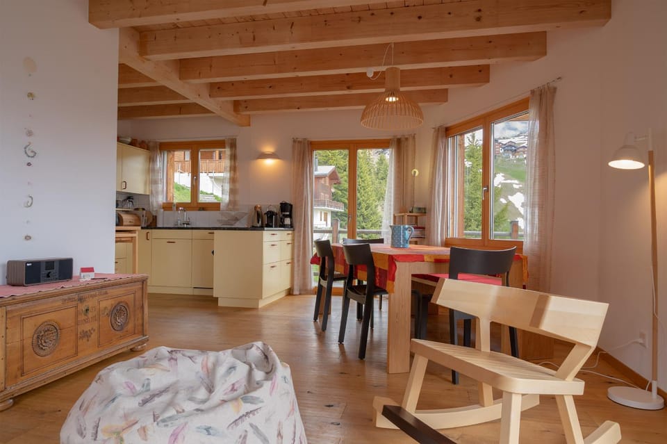 Kitchen or kitchenette, Living room, Seating area
