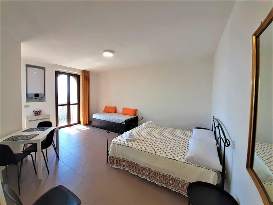 Bed, Living room, Photo of the whole room, Bedroom