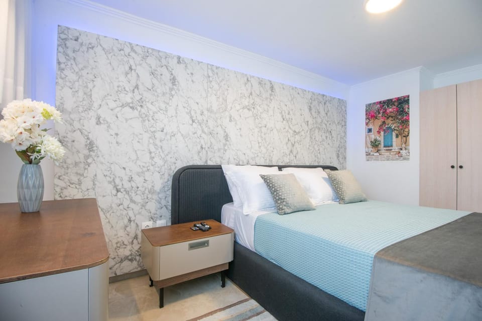 Bed, Photo of the whole room, Decorative detail, Bedroom, hair dresser, wardrobe