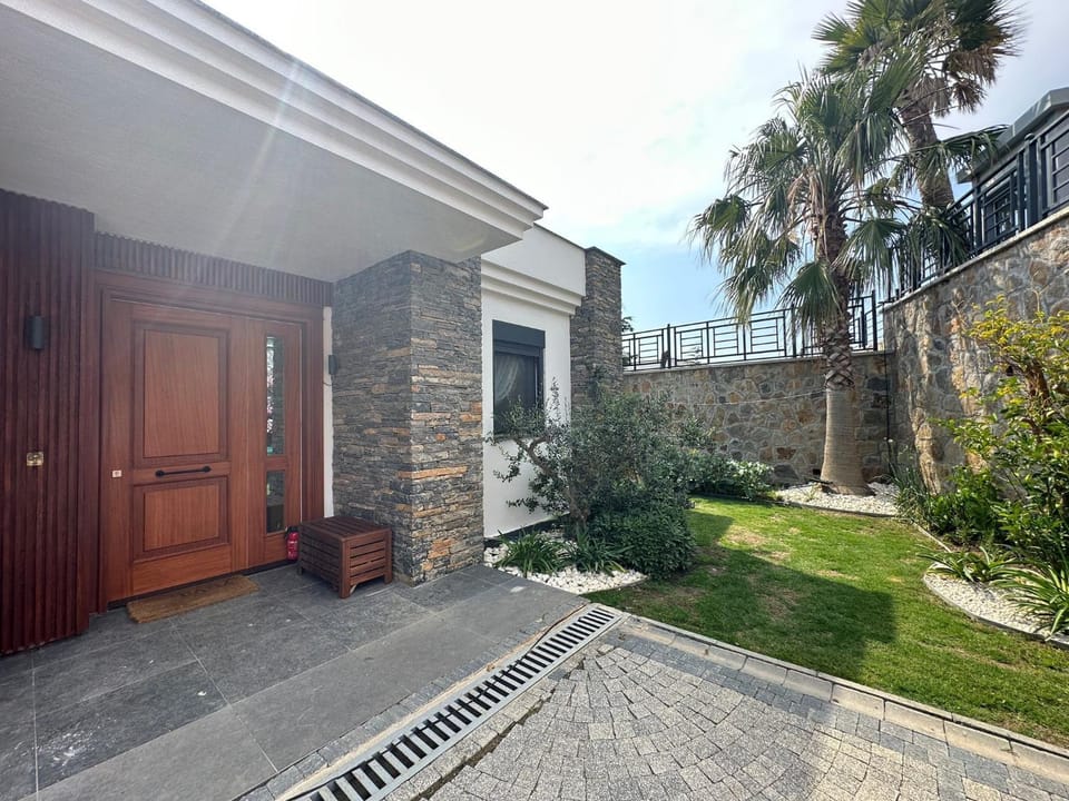 Villa Falcon with Swimming Pool and Great Views in Yalikavak Bodrum Villa in Yalıkavak