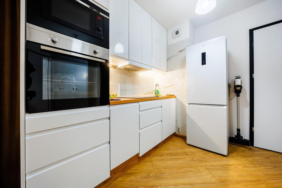 dishwasher, microwave, oven, stove, kitchen