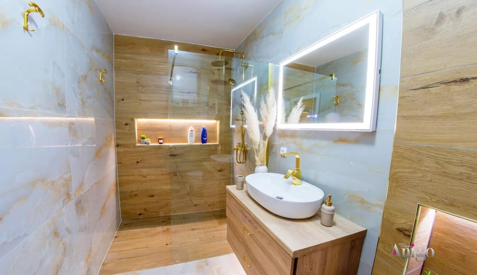 Shower, Bathroom, towels