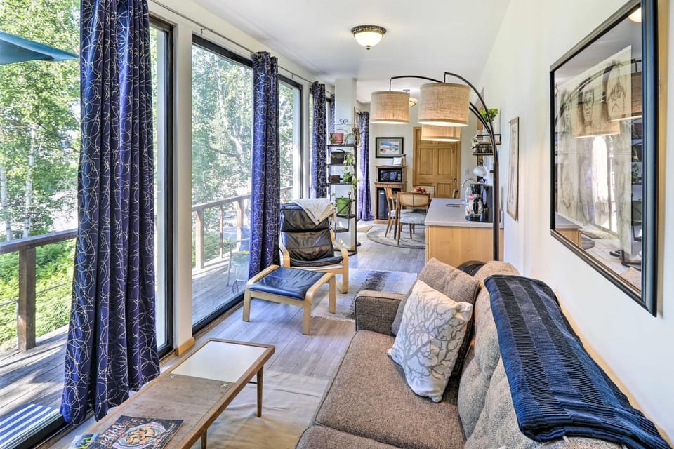 Walk to Cafes! Storybook-Style Fairbanks Studio Apartment in Fairbanks