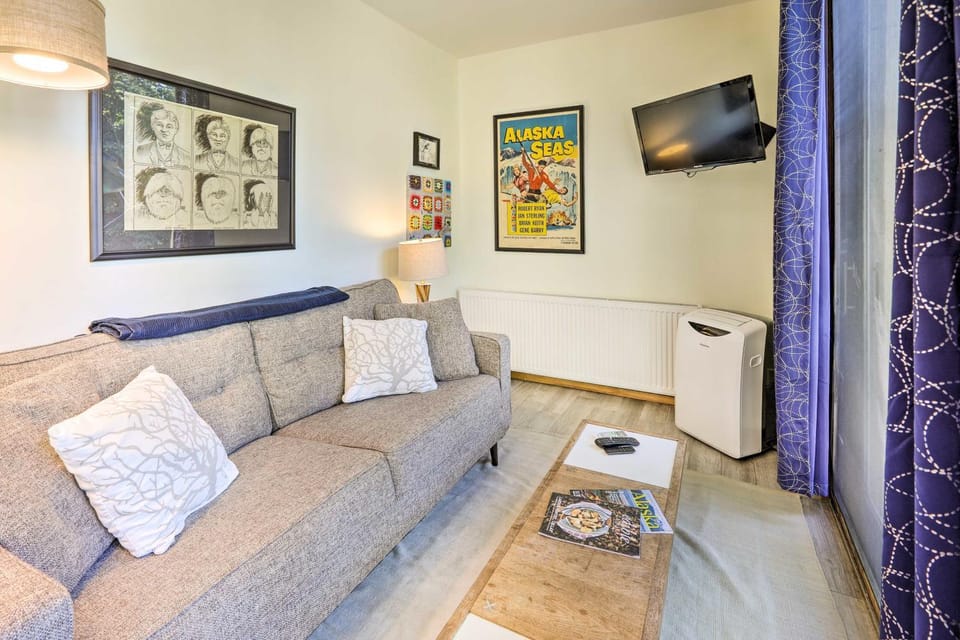 Walk to Cafes! Storybook-Style Fairbanks Studio Apartment in Fairbanks