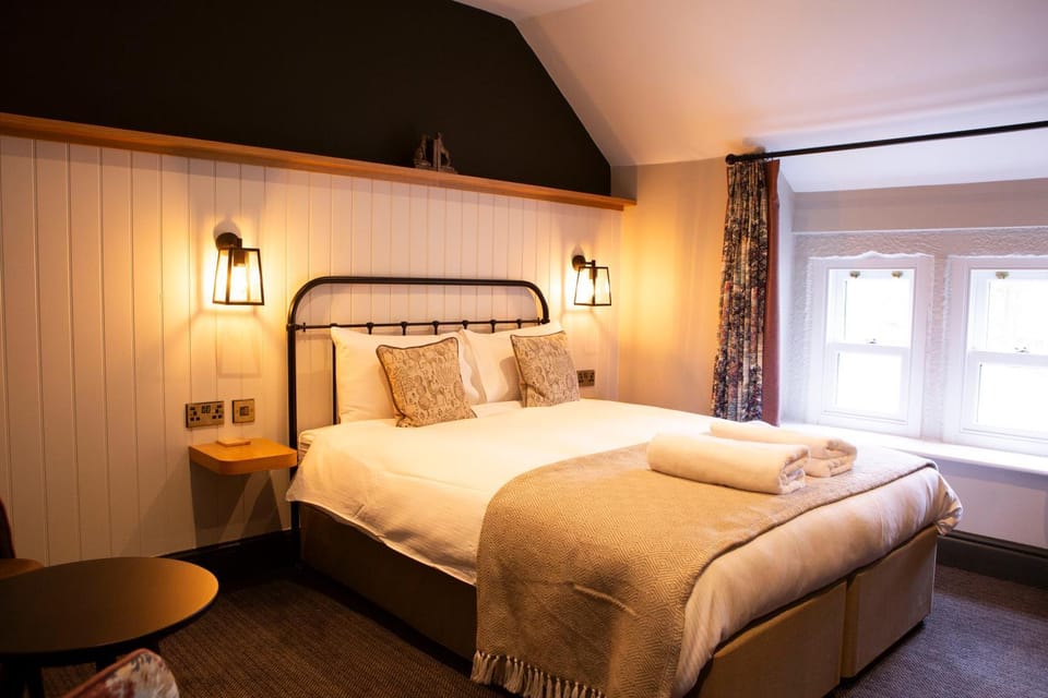 Square & Compass Inn in North East Derbyshire District