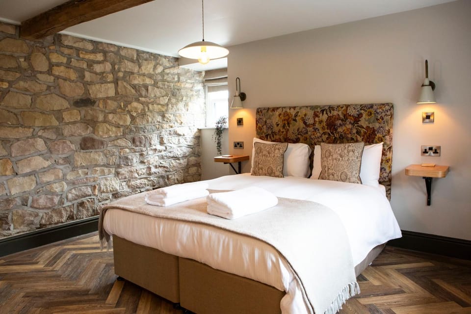 Square & Compass Inn in North East Derbyshire District