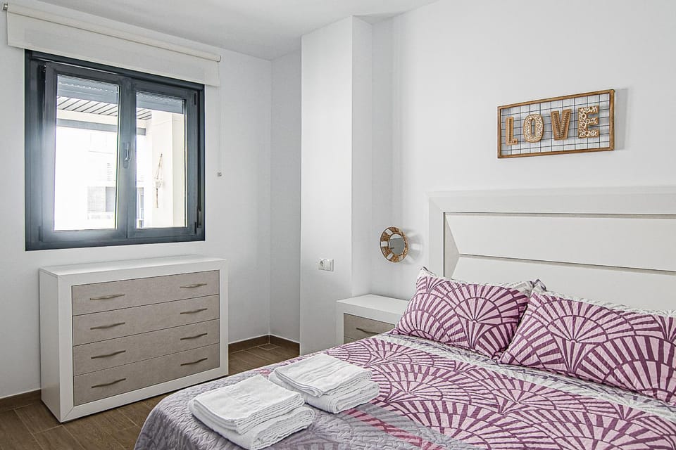 Nautilus 3 - Elegante Apartamento para 6 con Piscina, Wifi y AC en Rota Apartment in Rota