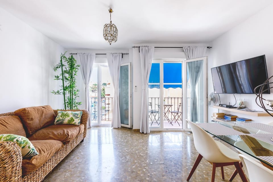 A&N Caleta Marina View Apartment 2BR Near Beach Apartment in Axarquía