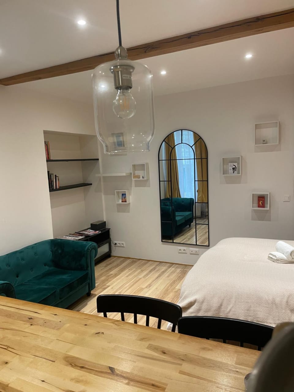 Superbe Studio Montmartre, rue des Abbesses Apartment in Paris