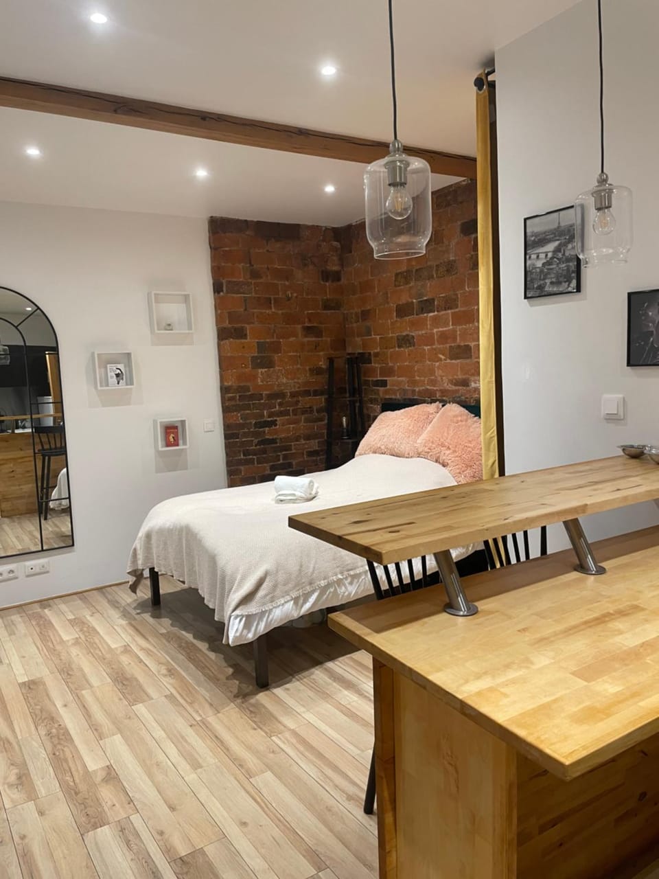 Superbe Studio Montmartre, rue des Abbesses Apartment in Paris