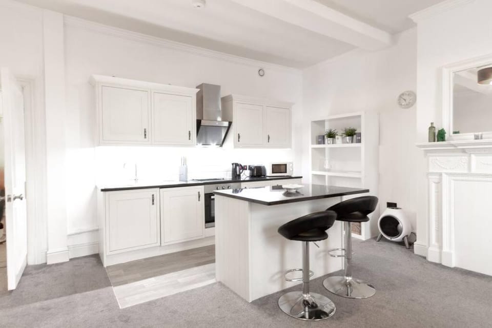 Kitchen or kitchenette, Dining area, minibar, pet friendly, toaster