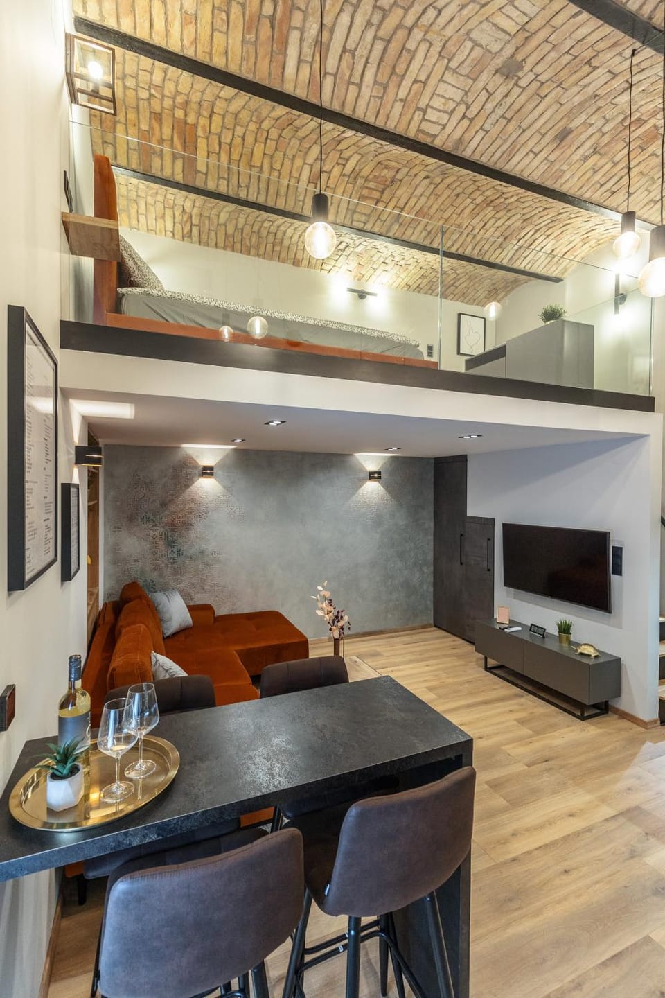 TV and multimedia, Living room, Seating area