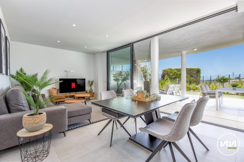 Communal lounge/ TV room, Living room