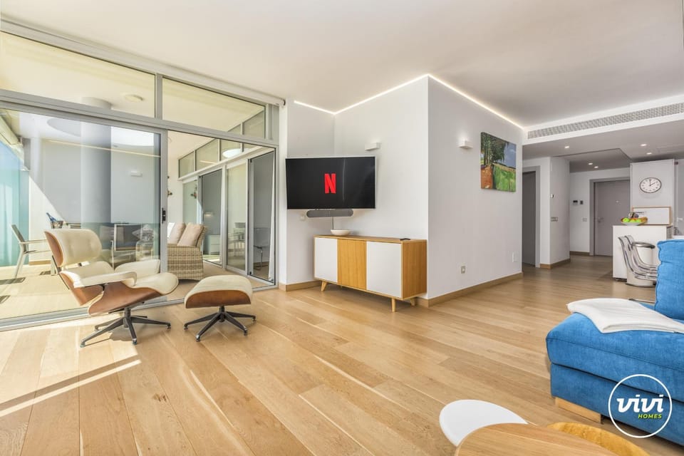 Communal lounge/ TV room, Living room