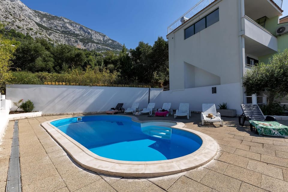 Mountain view, Swimming pool, Swimming pool, sunbed