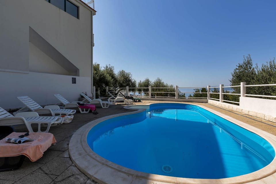 Swimming pool, Swimming pool, sunbed