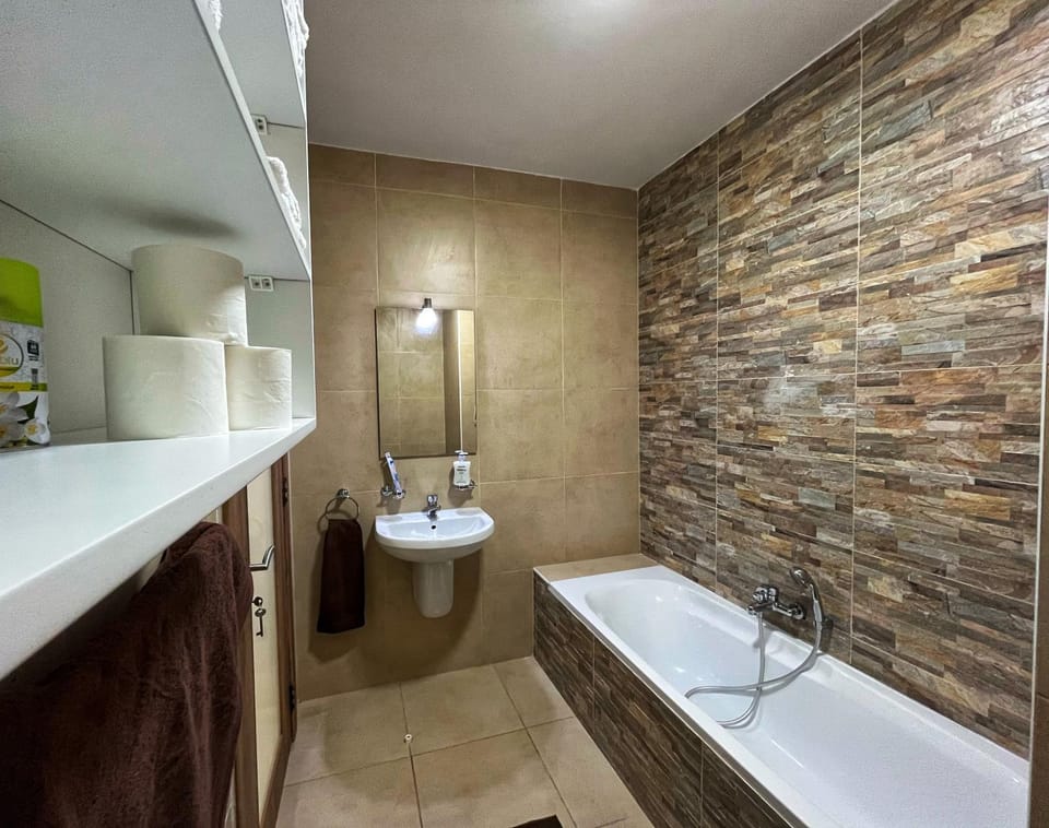 Toilet, Bathroom, Bath, towels