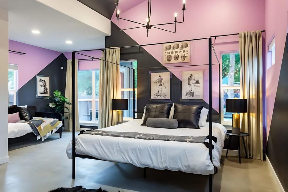 Bed, Photo of the whole room, Bedroom