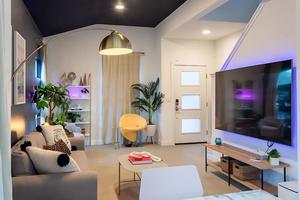 TV and multimedia, Living room, Seating area