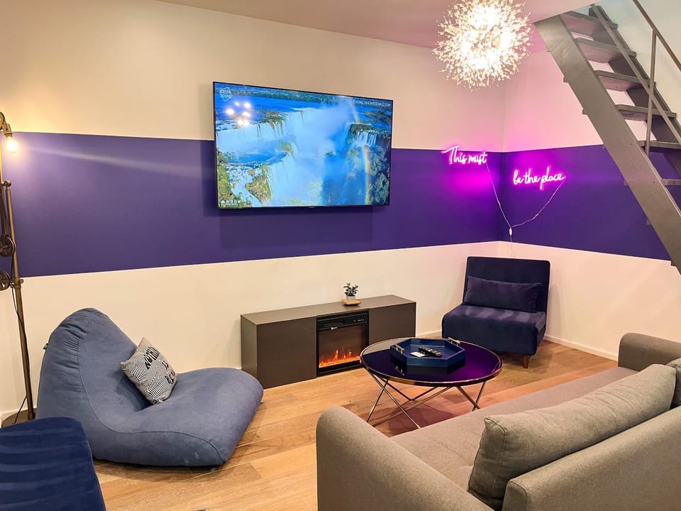 TV and multimedia, Living room, Seating area