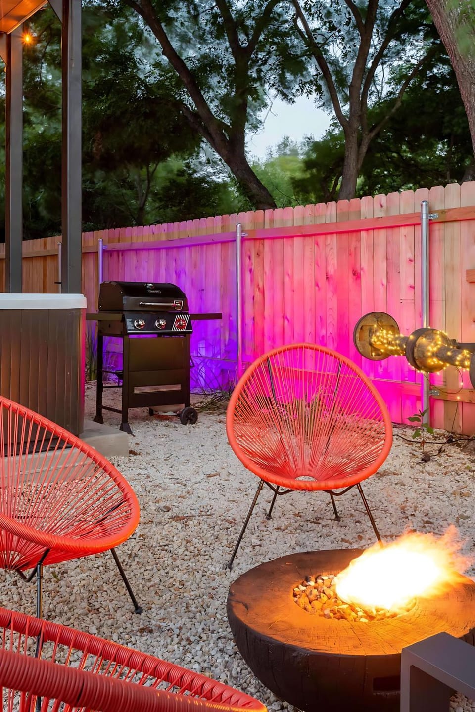 BBQ facilities, Seating area, fireplace