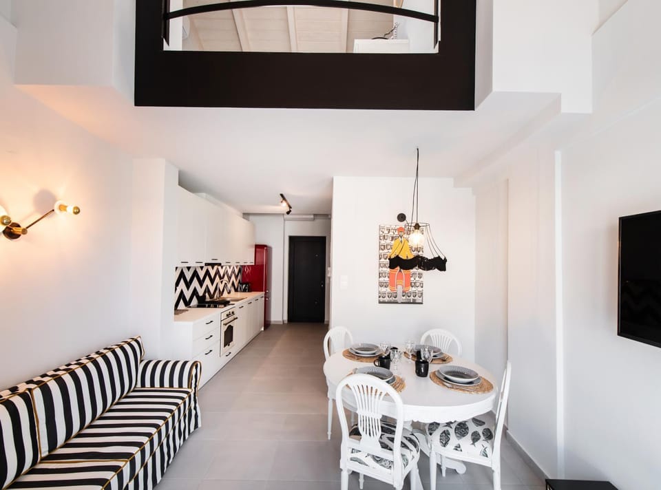 Living room, Dining area