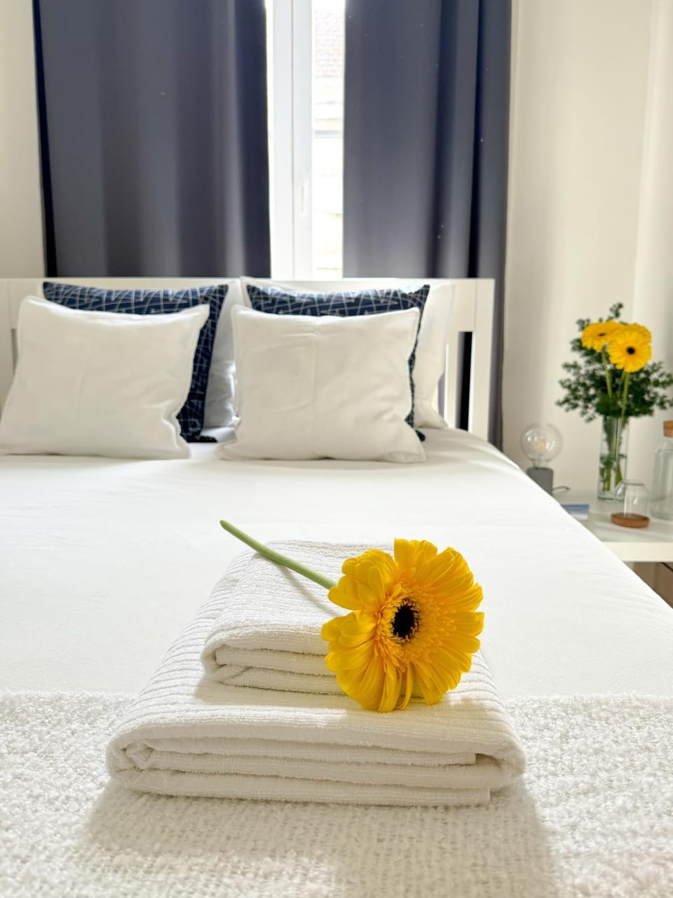 Private Room in a Historic Lisbon Building on Rua Augusta Vacation rental in Lisbon