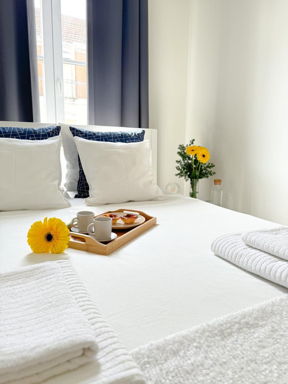 Private Room in a Historic Lisbon Building on Rua Augusta Vacation rental in Lisbon