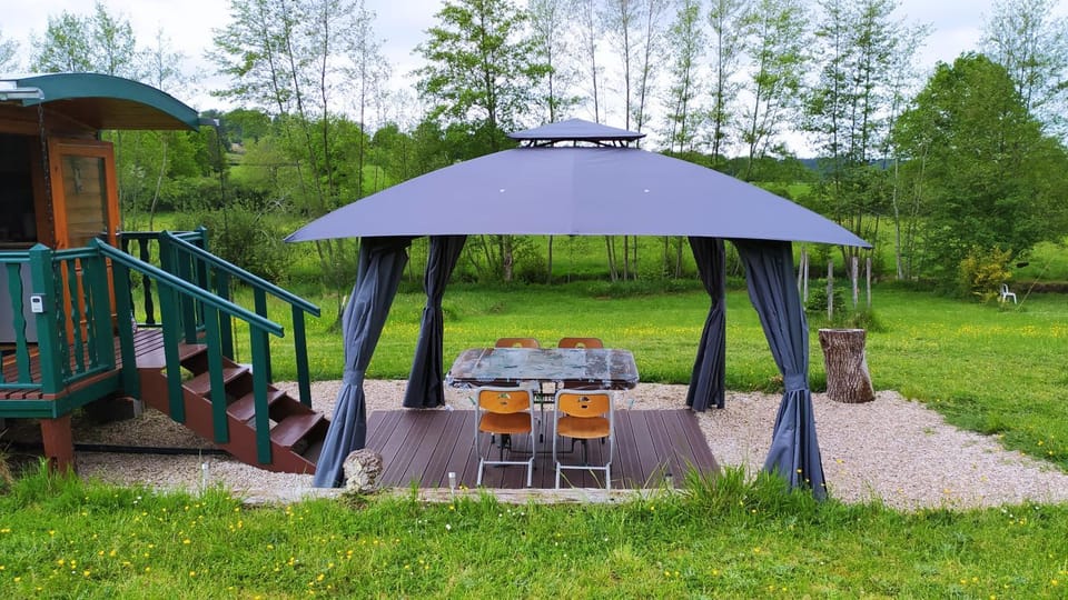 Spring, Day, BBQ facilities, Children play ground, Balcony/Terrace, Garden view