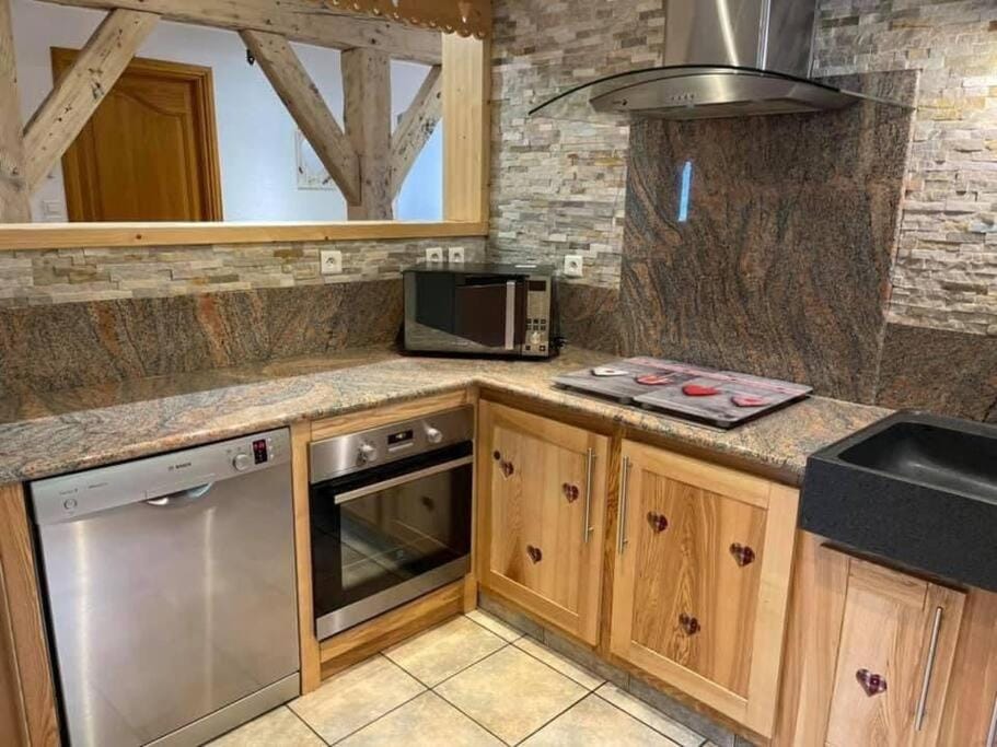 Kitchen or kitchenette, dishwasher, minibar, oven, pet friendly, stove, toaster