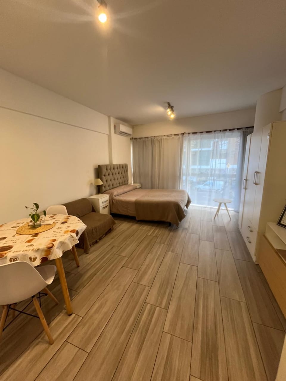 Photo of the whole room